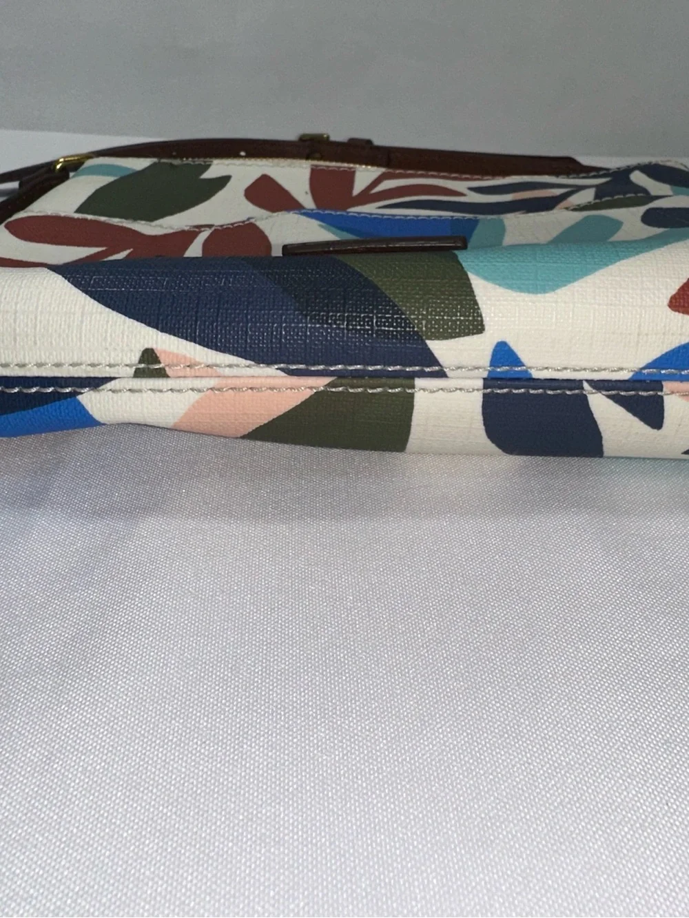 Fossil Fiona Crossbody Bag Abstract Leaf Floral Print Coated Canvas Purse